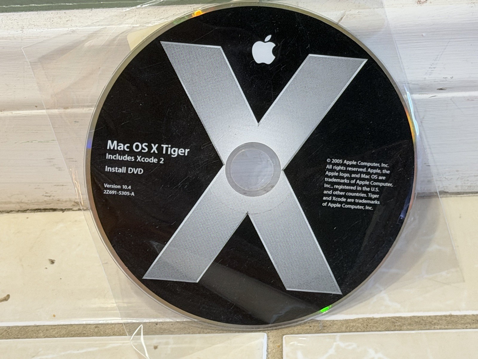 Apple Mac OS X 10.4 Tiger Install Disc. Includes Xcode 2