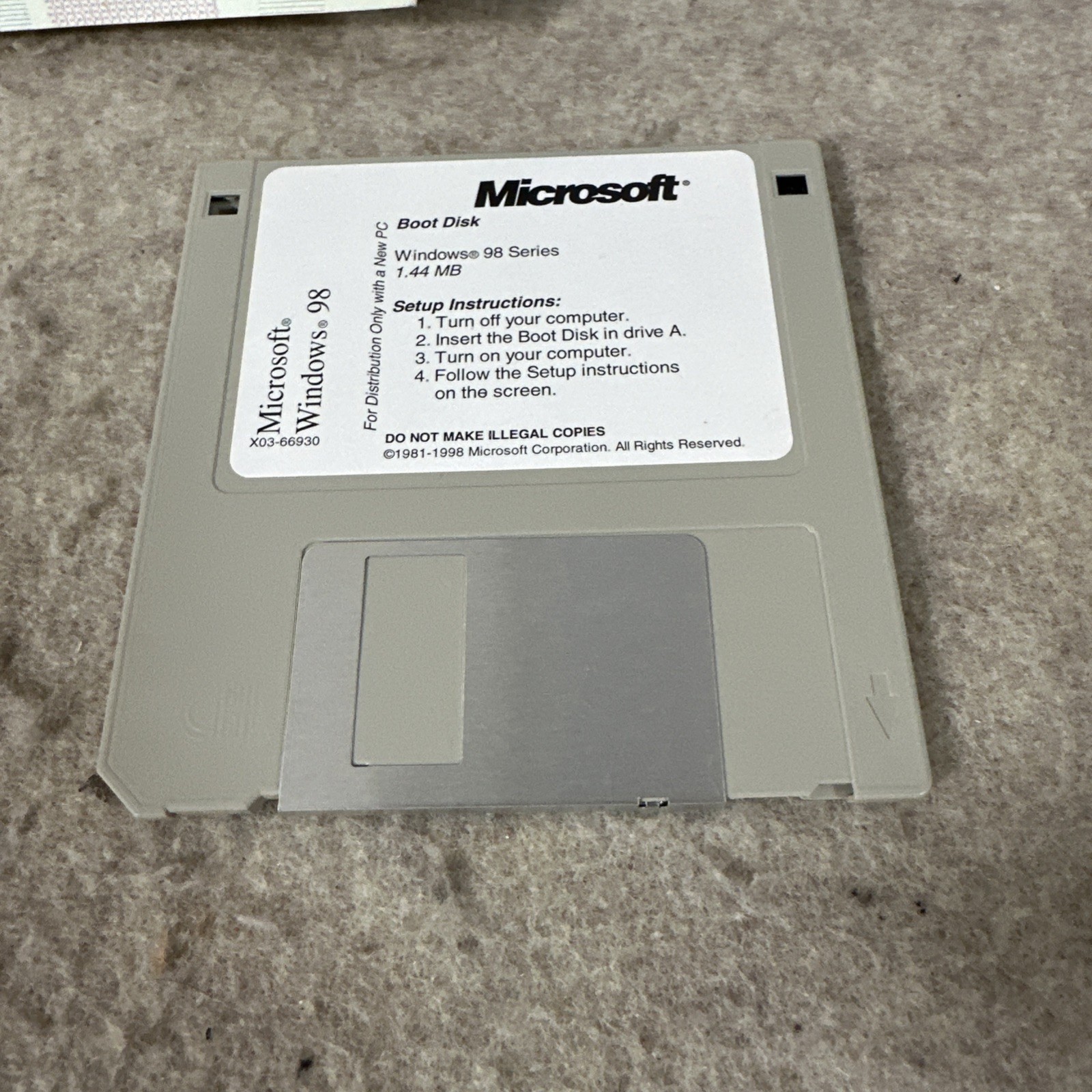 Vintage Microsoft Windows 98 Floppy Boot Disc (Parts/Repair)