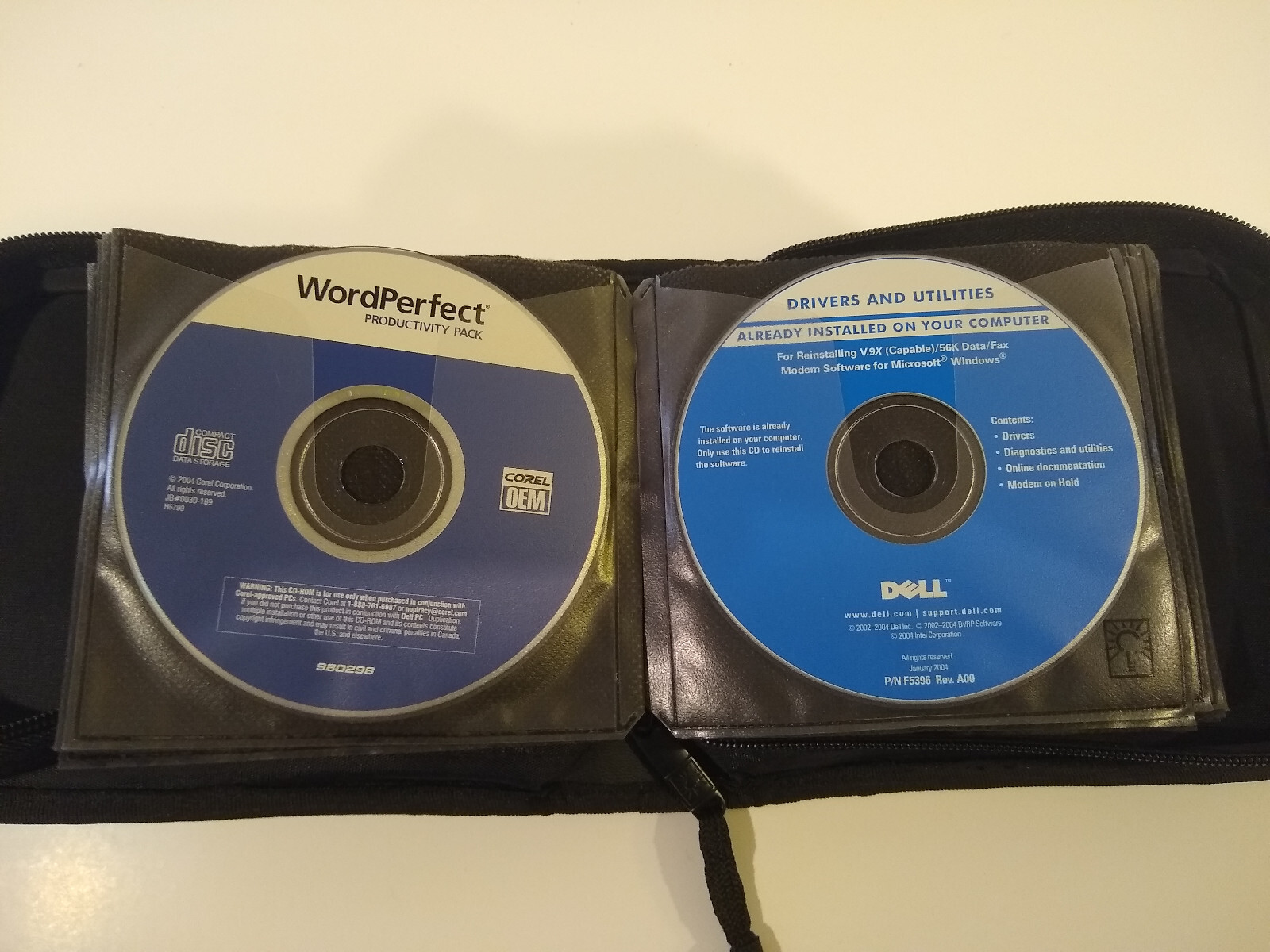 Lot of Vintage Software Windows XP Professional, Reinstallation, Word Perfect,