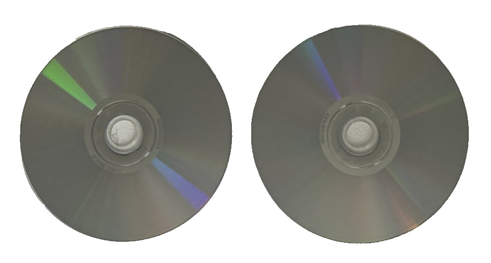 Windows 7 Ultimate Edition 32 bit and 64 bit discs *NO PRODUCT KEY*