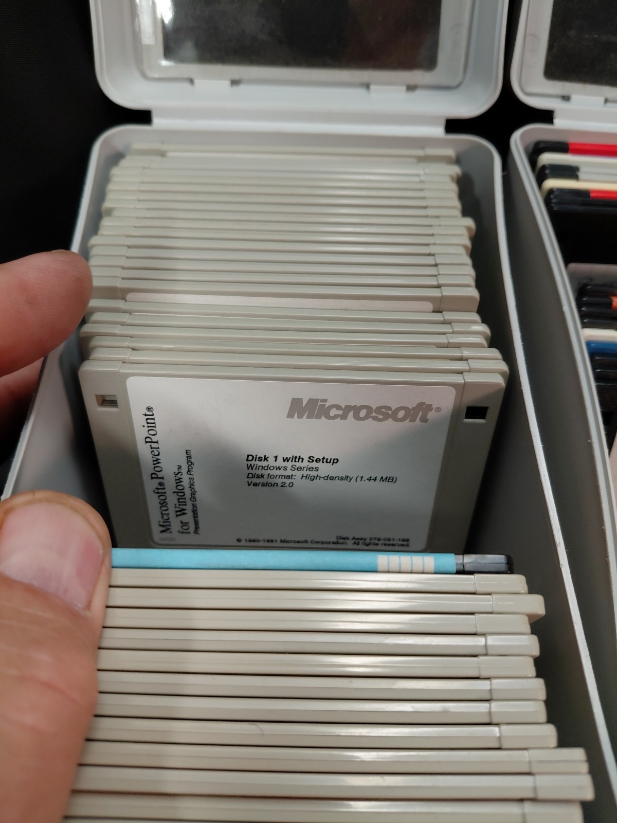 Lot Of 88 – 3.5” Floppy Disc’s. Excel ,Access ,powerpoint,……. Games And Misc