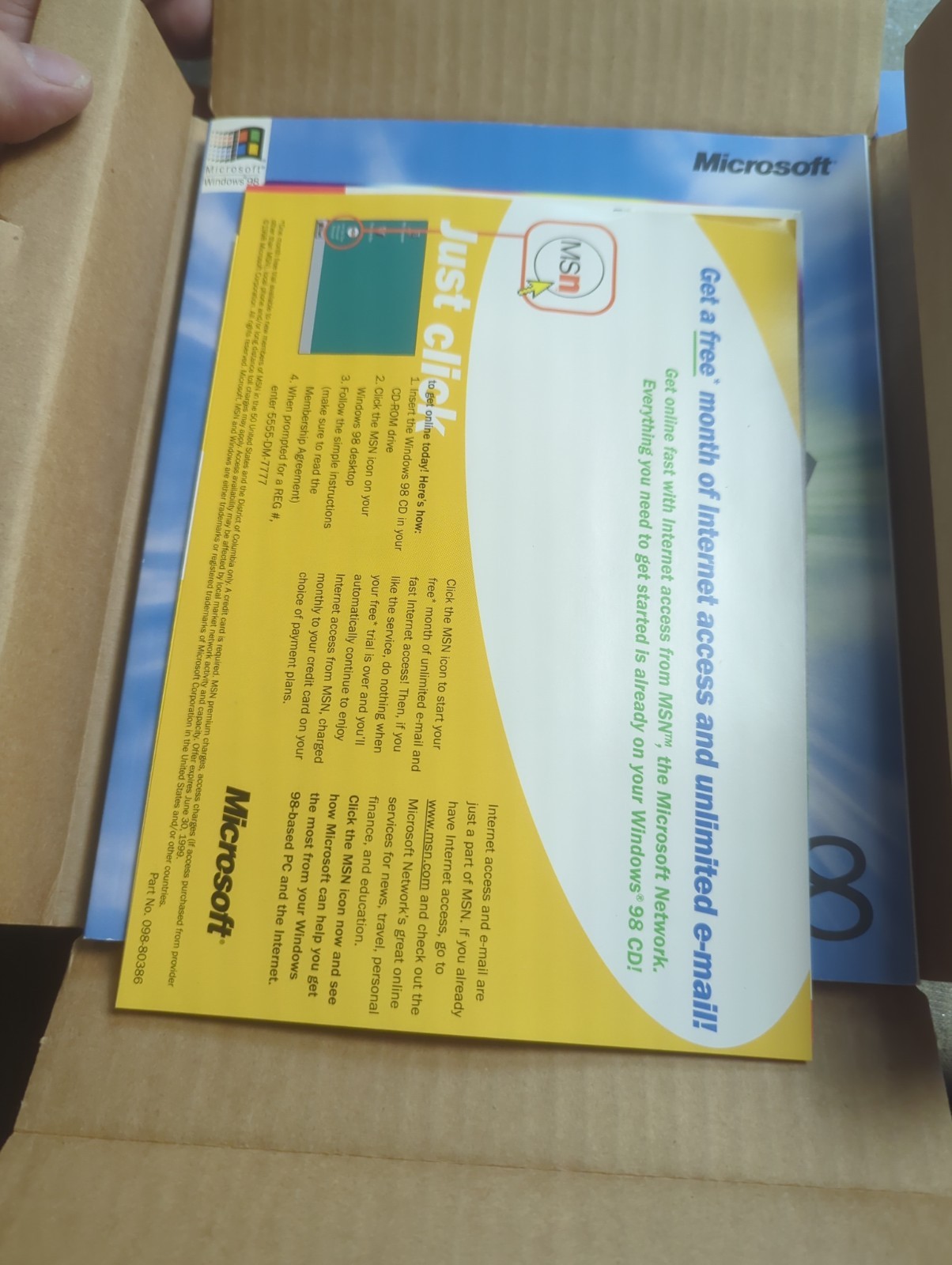 Microsoft Windows 98 Upgrade English CD With Package, Documents, And Product Key