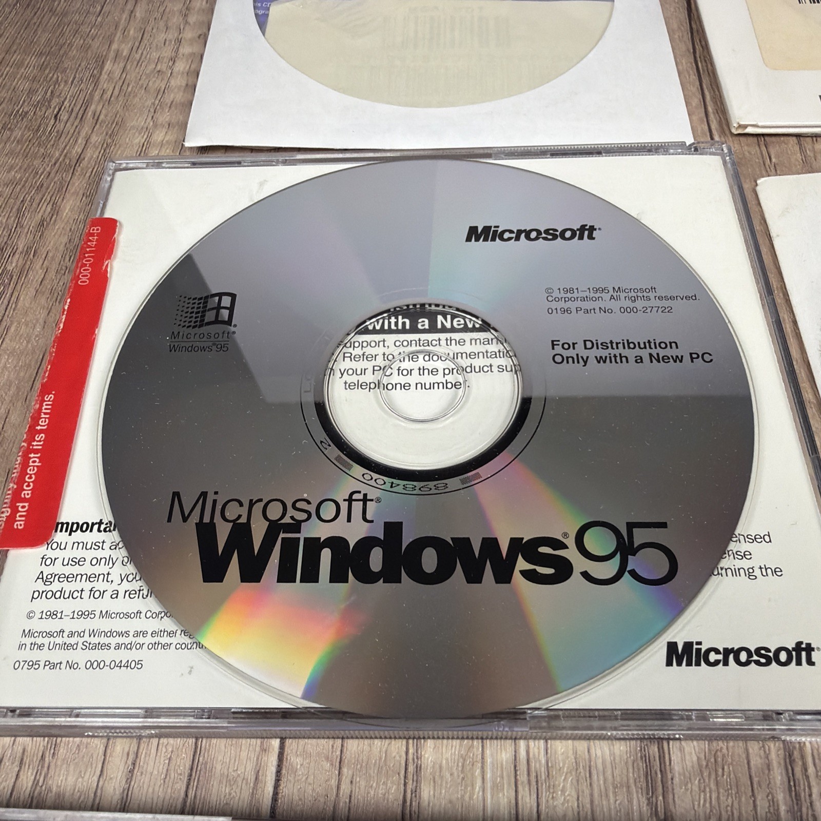 OS BUNDLE – Microsoft Windows 95, 2000 Professional, XP Home Restore Compaq Dell