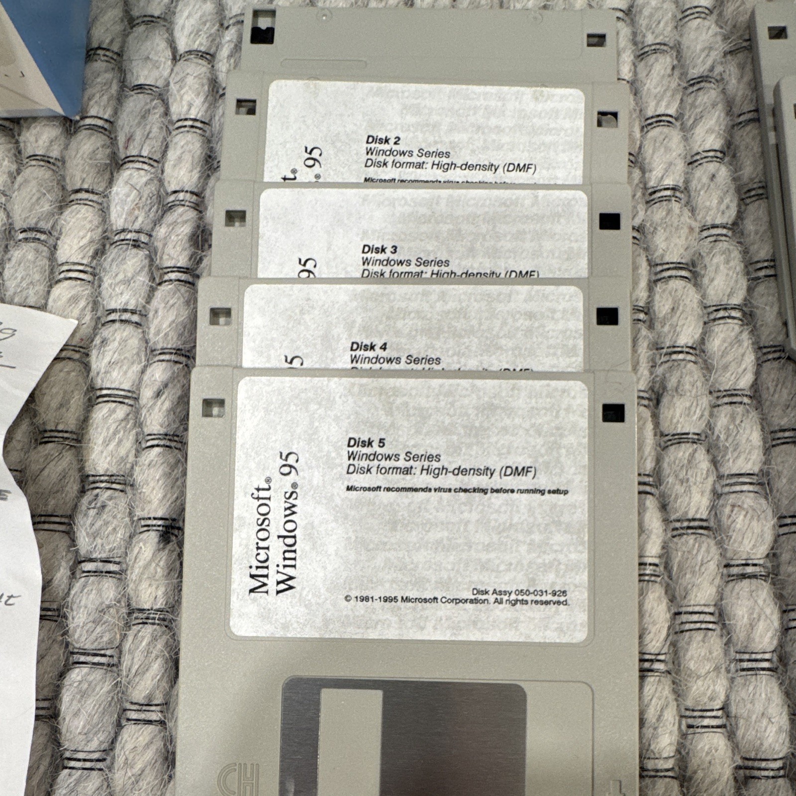 Microsoft Windows 95 Upgrade Operating System 3.5″ Floppy Disk Set English