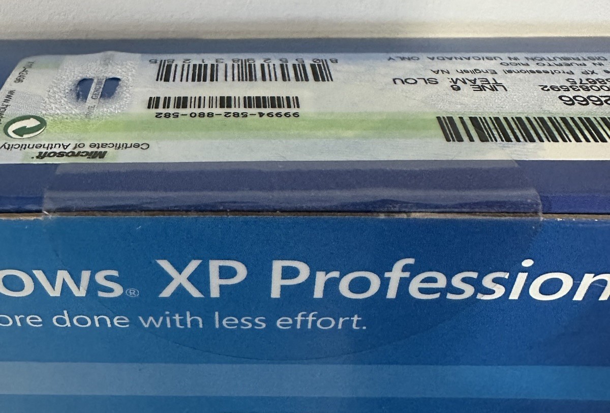 MICROSOFT WINDOWS XP PROFESSIONAL W/ SERVICE PACK 2 *BRAND NEW & SEALED*