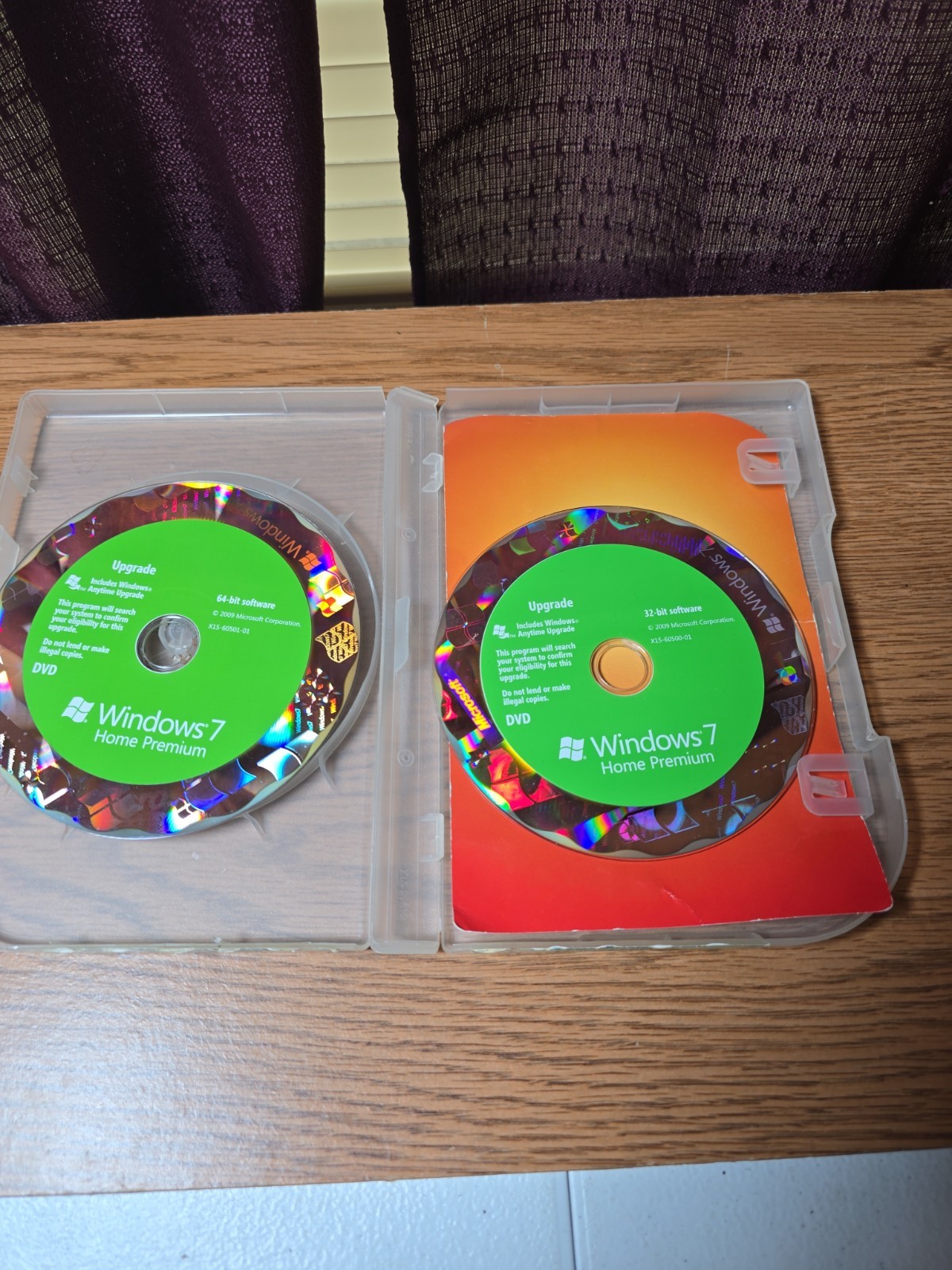 Microsoft Windows 7 Home Premium 32 & 64 Bit Version DVD w/ Product Key