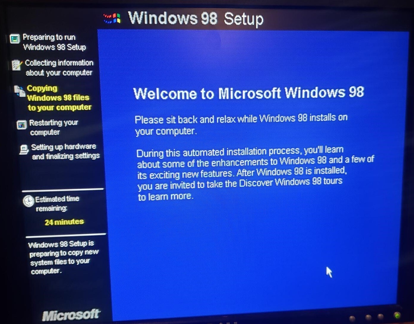 Microsoft/Windows 98/Operating System/Full First Edition w/CD/Floppy 3.5″ & COA 
