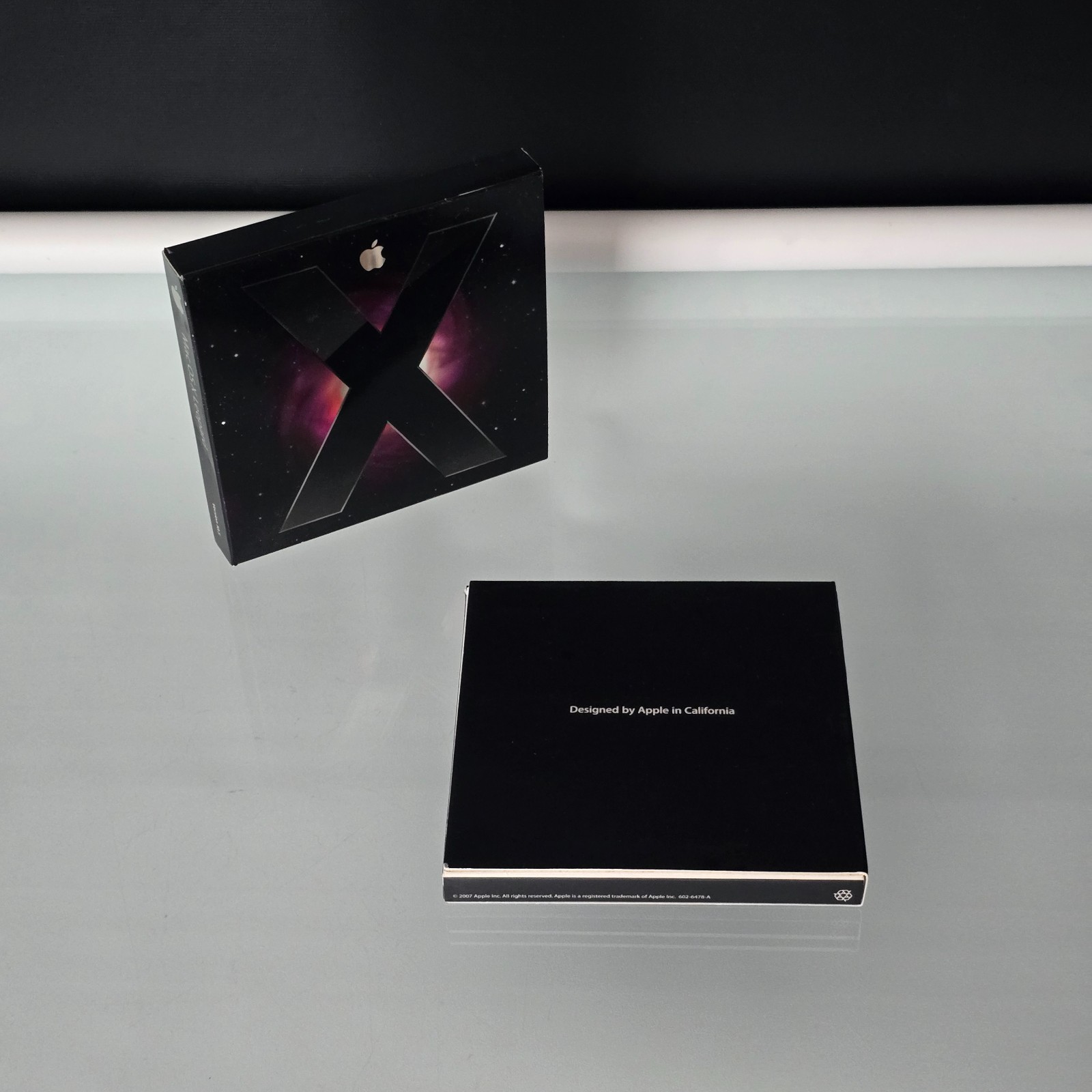 Apple MAC OS X LEOPARD Version 10.5.1  Retail Install DVD With Manual (MB427Z/A)