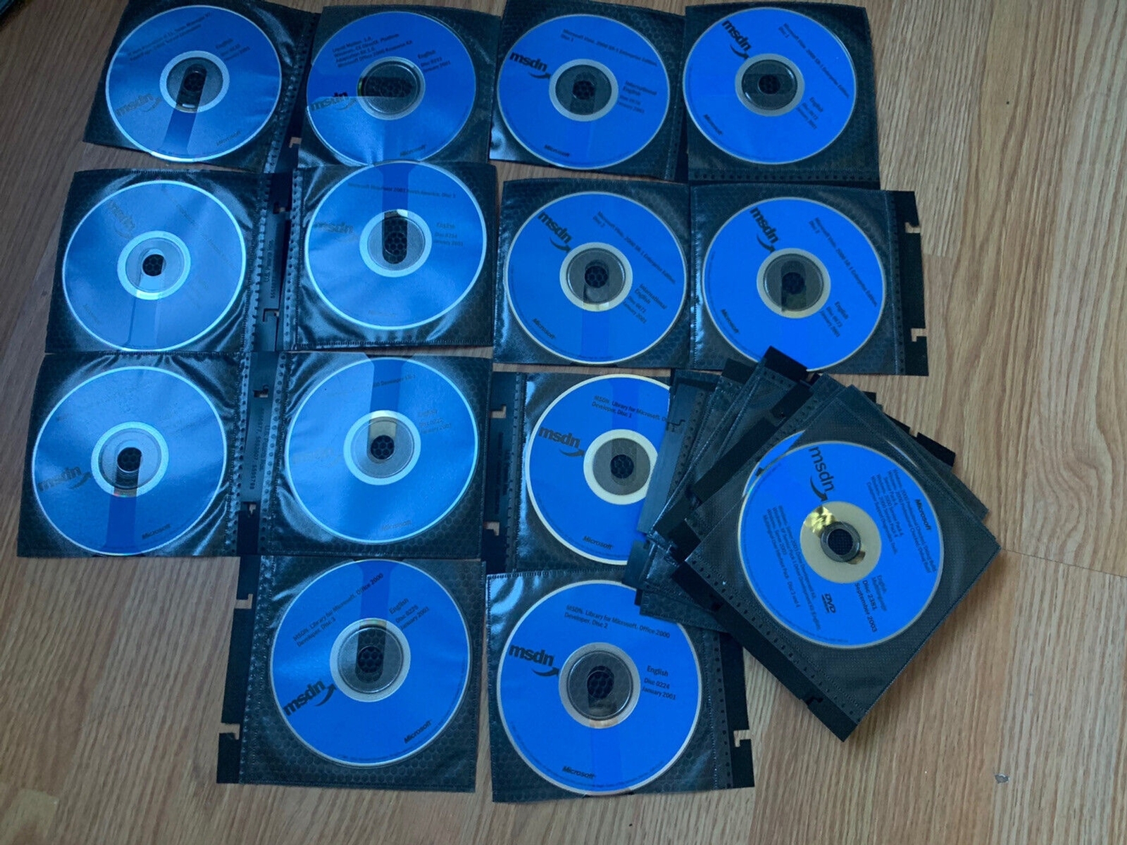 Lot x25 MICROSOFT MSDN CD WINDOWS 98 2000