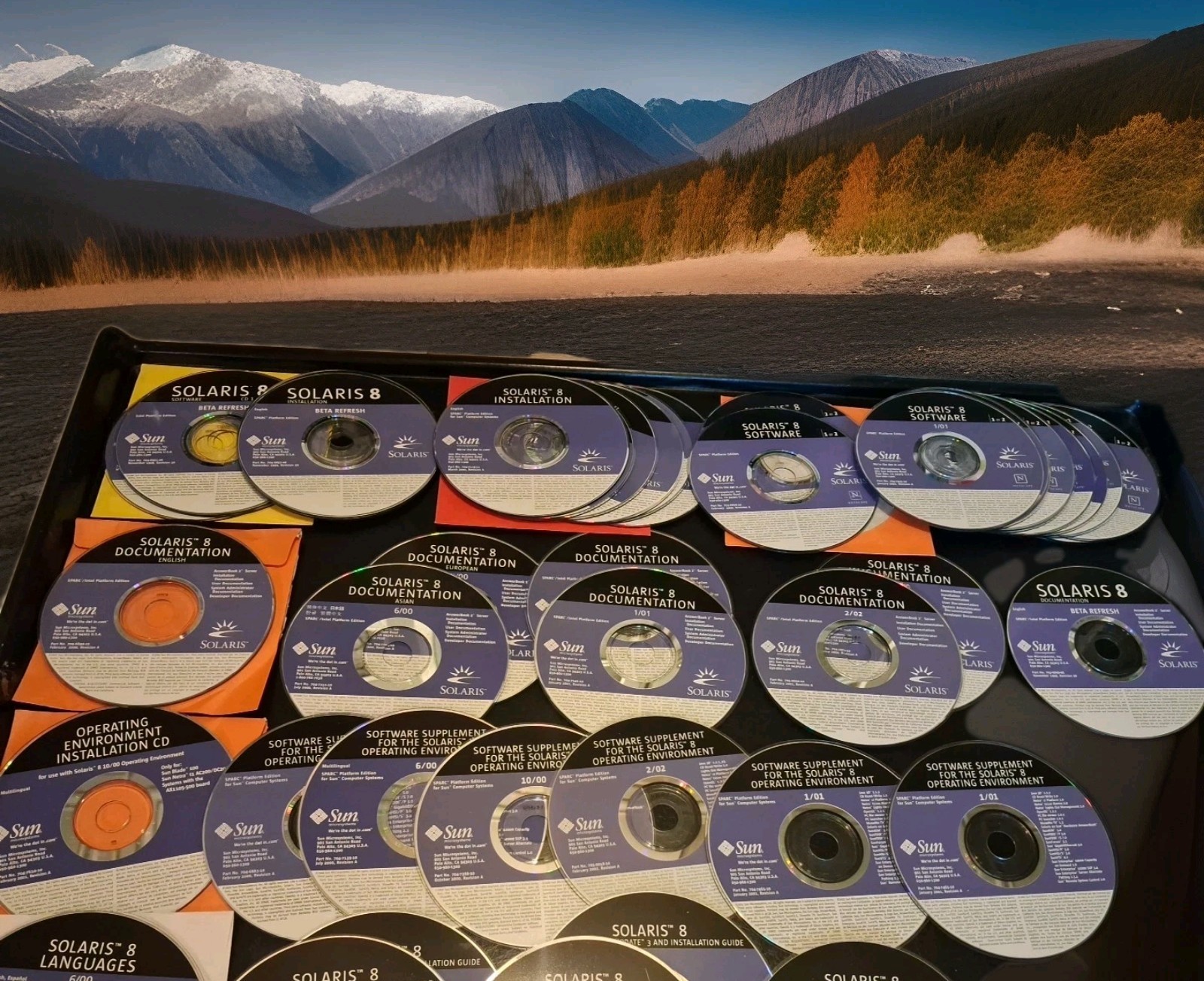 SUN Microsystems SOLARIS 8 -BOTH Intel & SPARC CDs only 58 DISCS bundle Lot