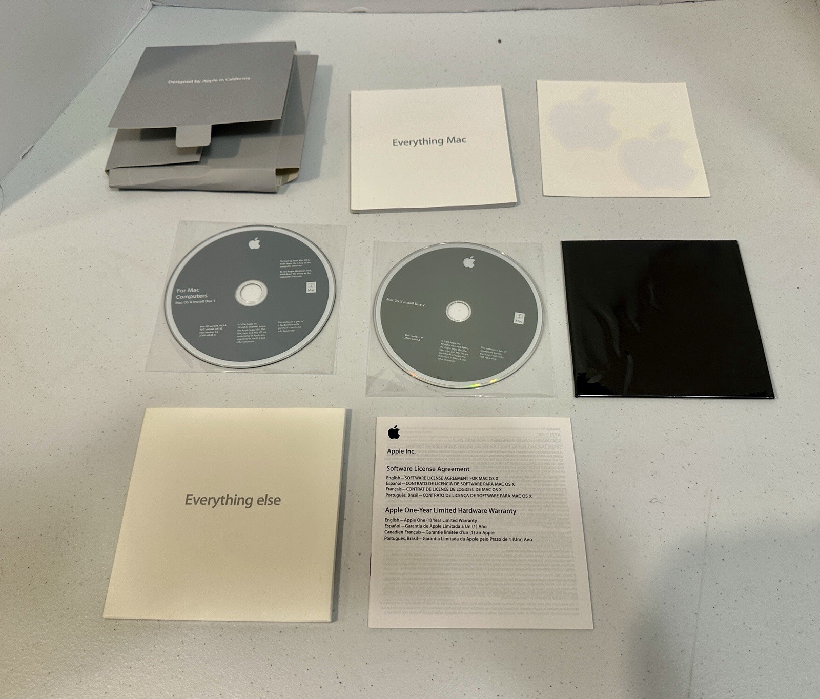 Mac OS X & Application Install Disc 1 & 2 OS 10.4.8 MacBook 2006 Booklet Apple
