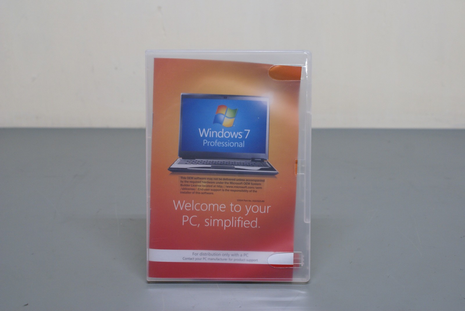 Microsoft Windows 7 Professional OEM 64 bit DVD w/SP 1 1J