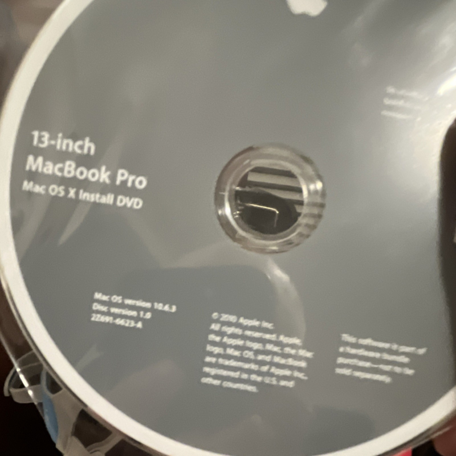 Apple 13-inch MacBook Pro Mac OS X 10.6.3 Operating System & Applications DVD
