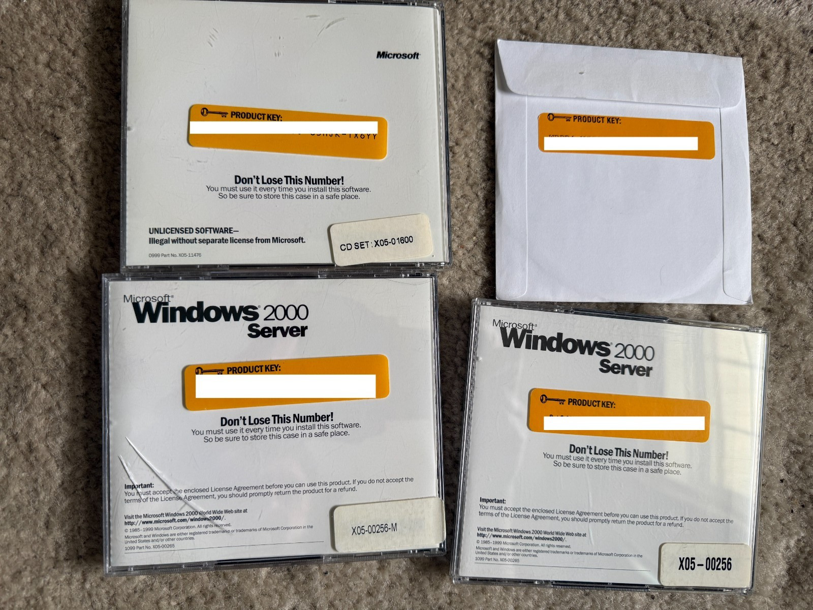 Lot of 4 Microsoft Windows 2000 Server CD WITH PRODUCT KEY Advanced