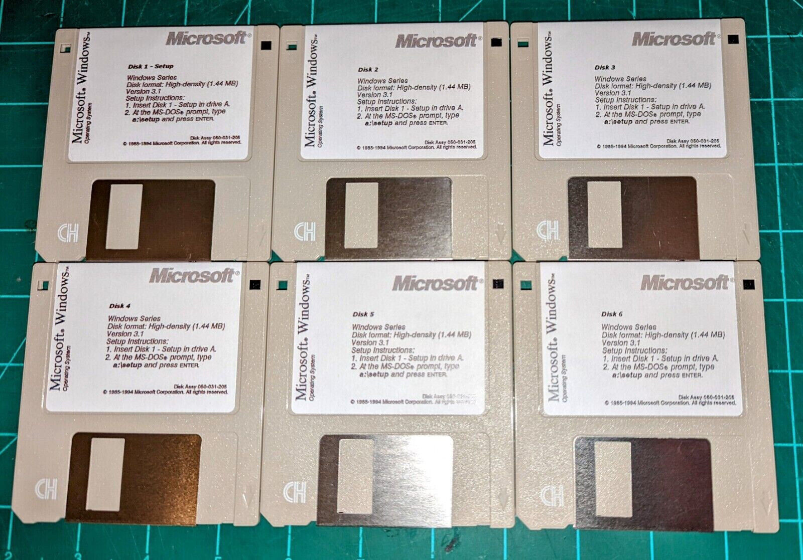 Microsoft Windows 3.1 on 3.5″ 1.44MB Floppy Disk install – Retail (6 Disks)