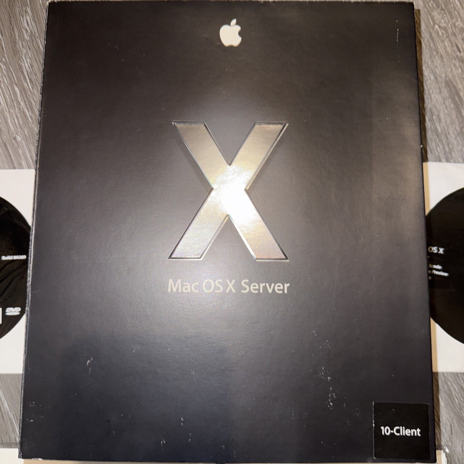 Apple Mac OS X Server 10.4 Tiger 10-Client w/2 LICENSES (M9769Z/A)