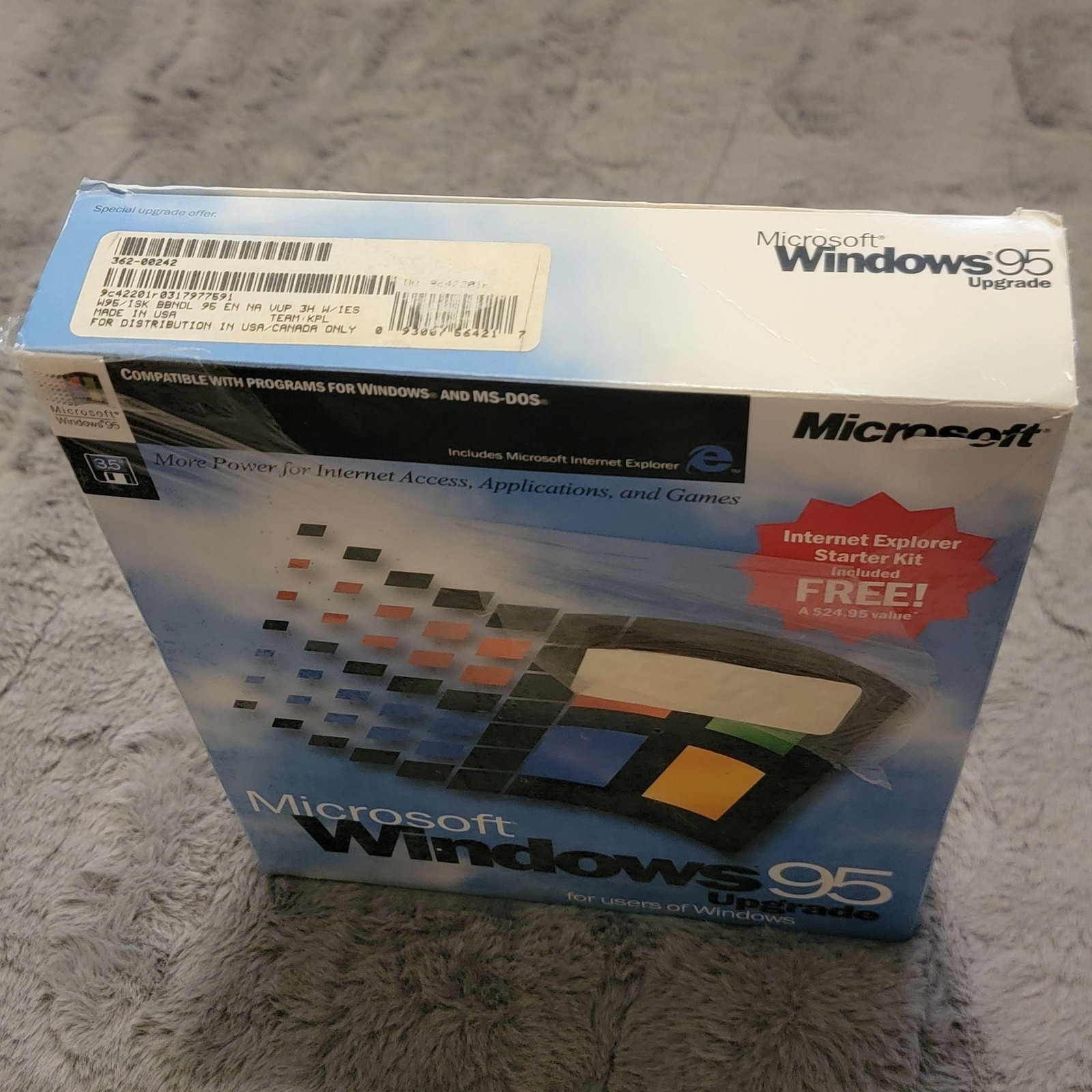 Vintage 1996 Microsoft Windows 95 Upgrade Sealed 3.5 Floppy Disc Set Retail Box