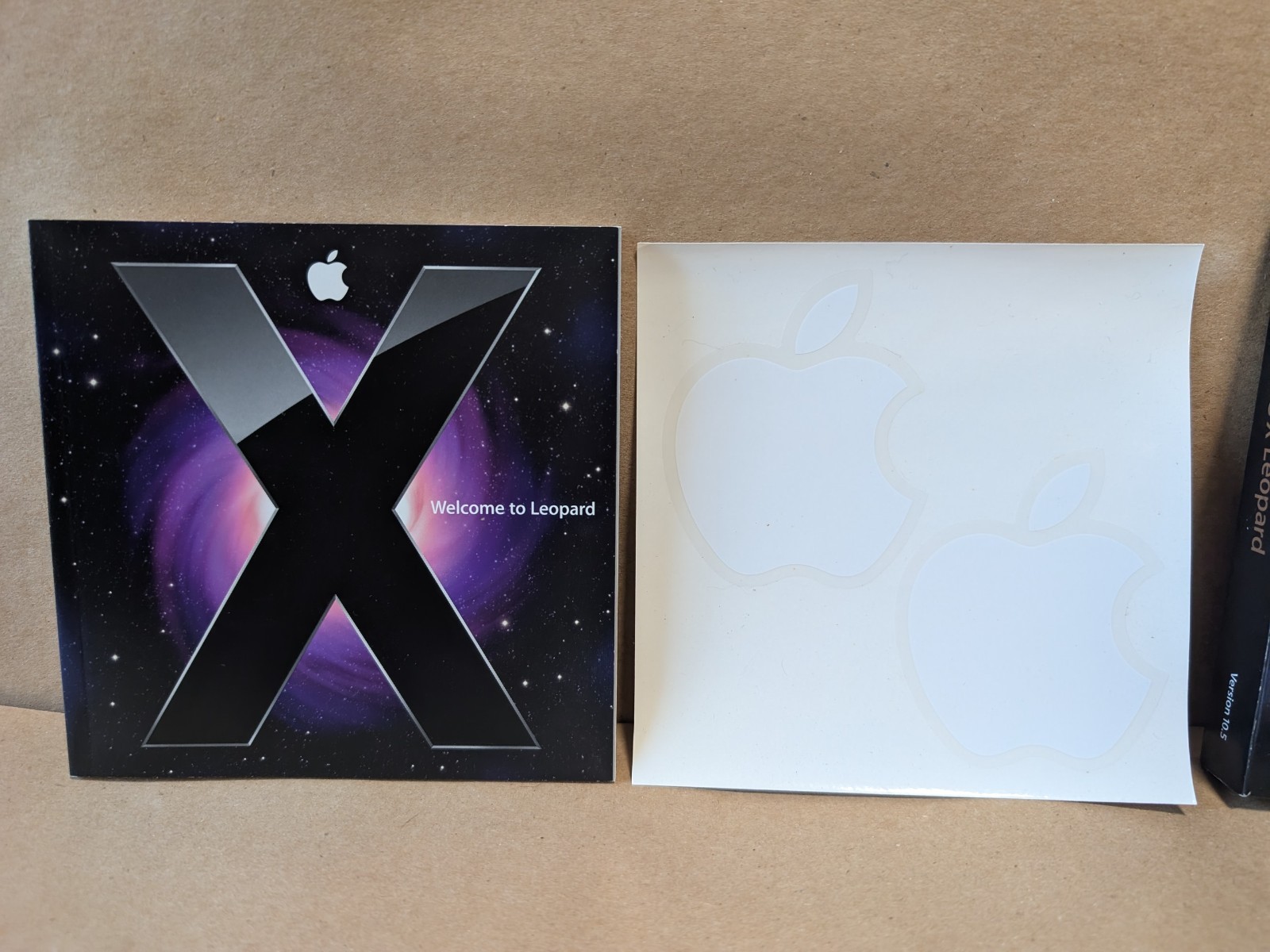 Apple Mac OS X Leopard version 10.5 w/Manual