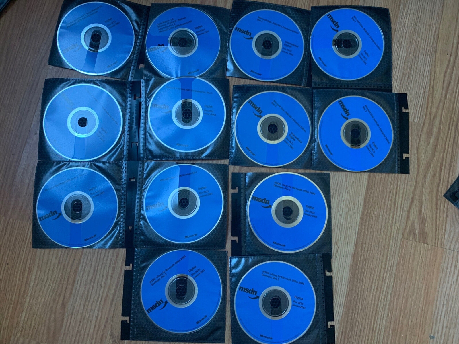 Lot x25 MICROSOFT MSDN CD WINDOWS 98 2000