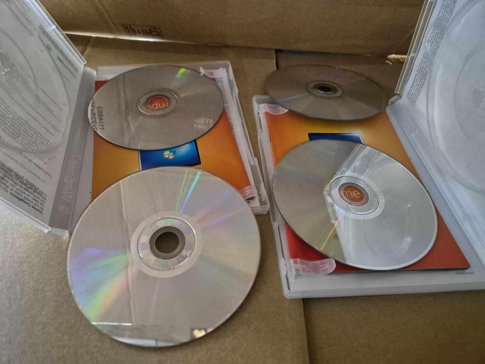 2 pcs Windows 7 Professional 32/64 Bit Full Version for Windows NO CD KEY