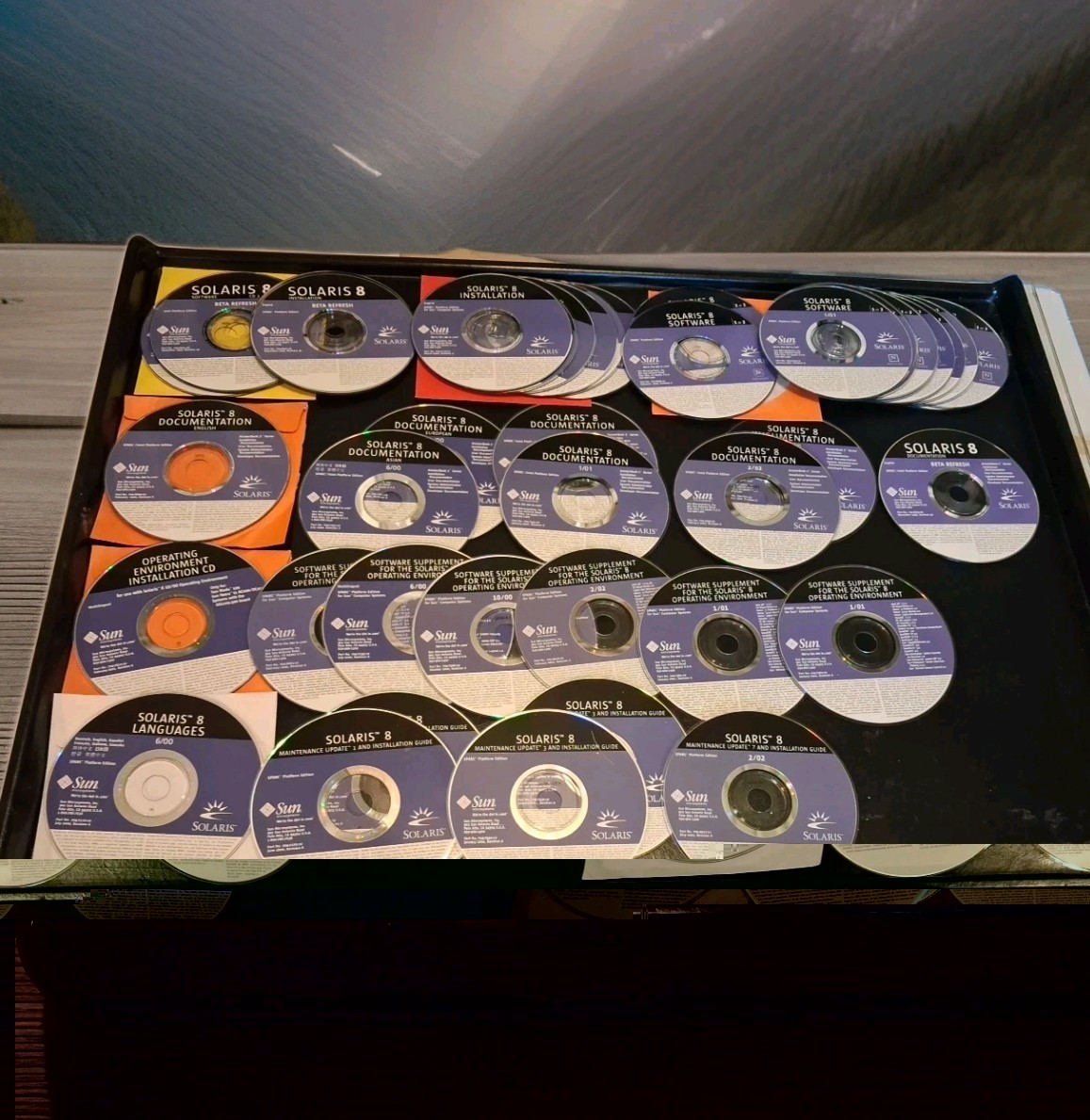 SUN Microsystems SOLARIS 8 -BOTH Intel & SPARC CDs only 58 DISCS bundle Lot