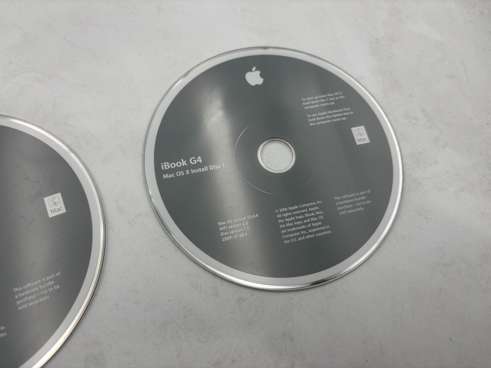 Apple iBook G4 Mac OS X 10.4.4 Install DVD’s 2Z691-5728-A 2Z691-5607-A OS 9 mw