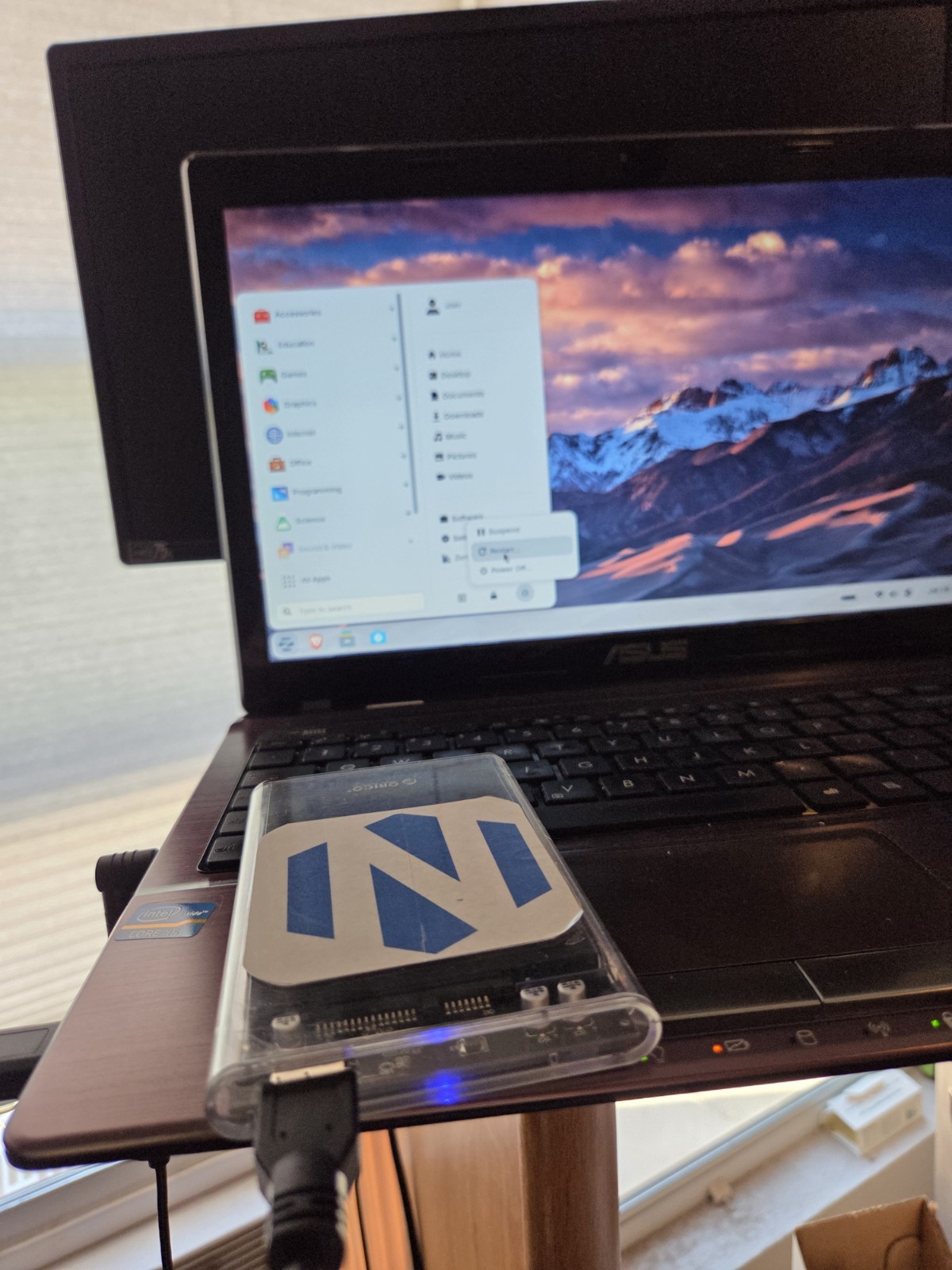 Linux Zorin OS 18.1 Education, 64-bit, Bootable USB SSD 120GB w Persistence