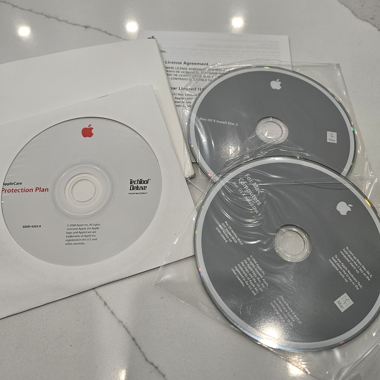 Mac OS x Snow Leopard 10.6.3 iWork 08 Complete with Manuals CD and Key