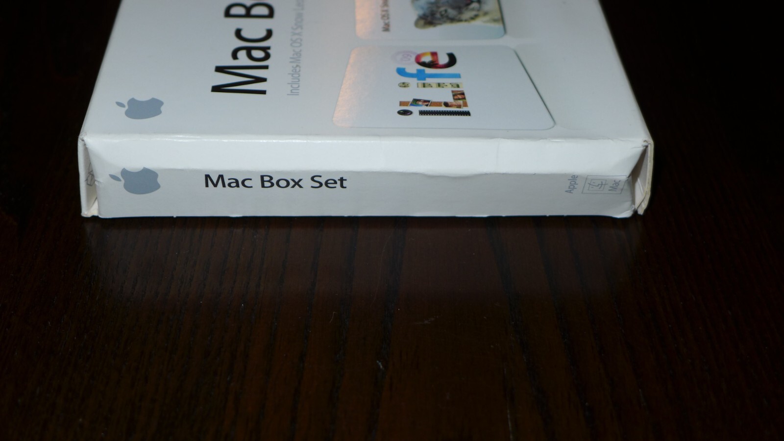 Apple Mac Box Set Includes Mac OS X Snow Leopard iLife 09 iWork 09 MC209Z/A 