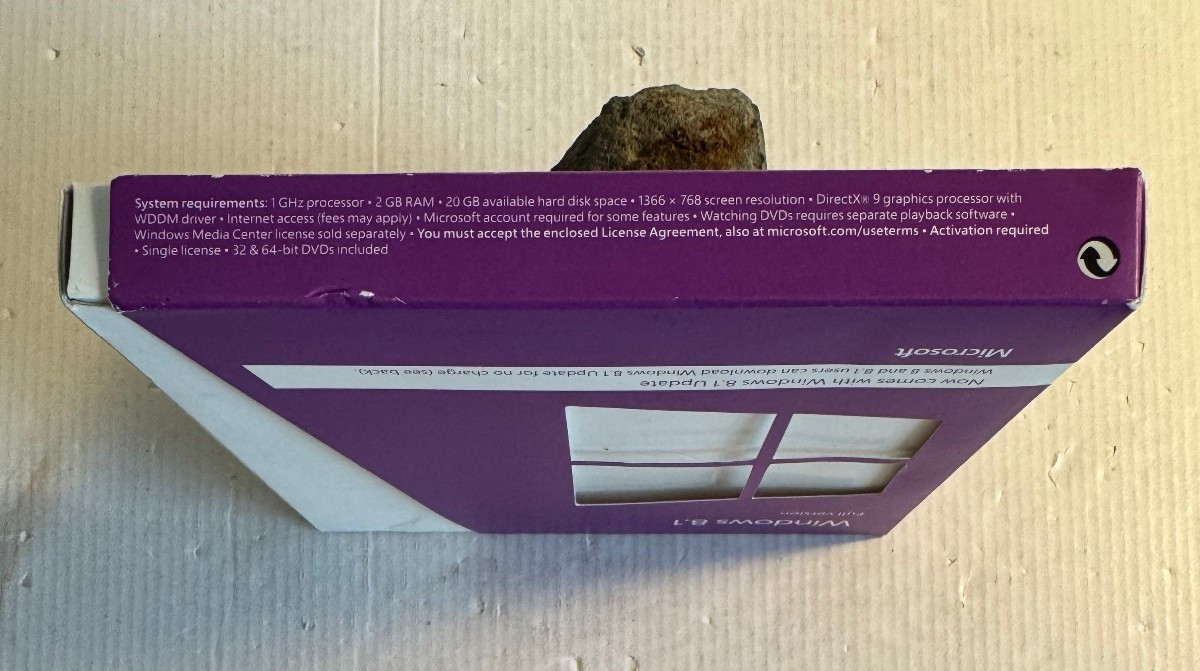 Microsoft Windows 8.1 Full Version Update Product Key 32 & 64 Bit DVDs Very Good