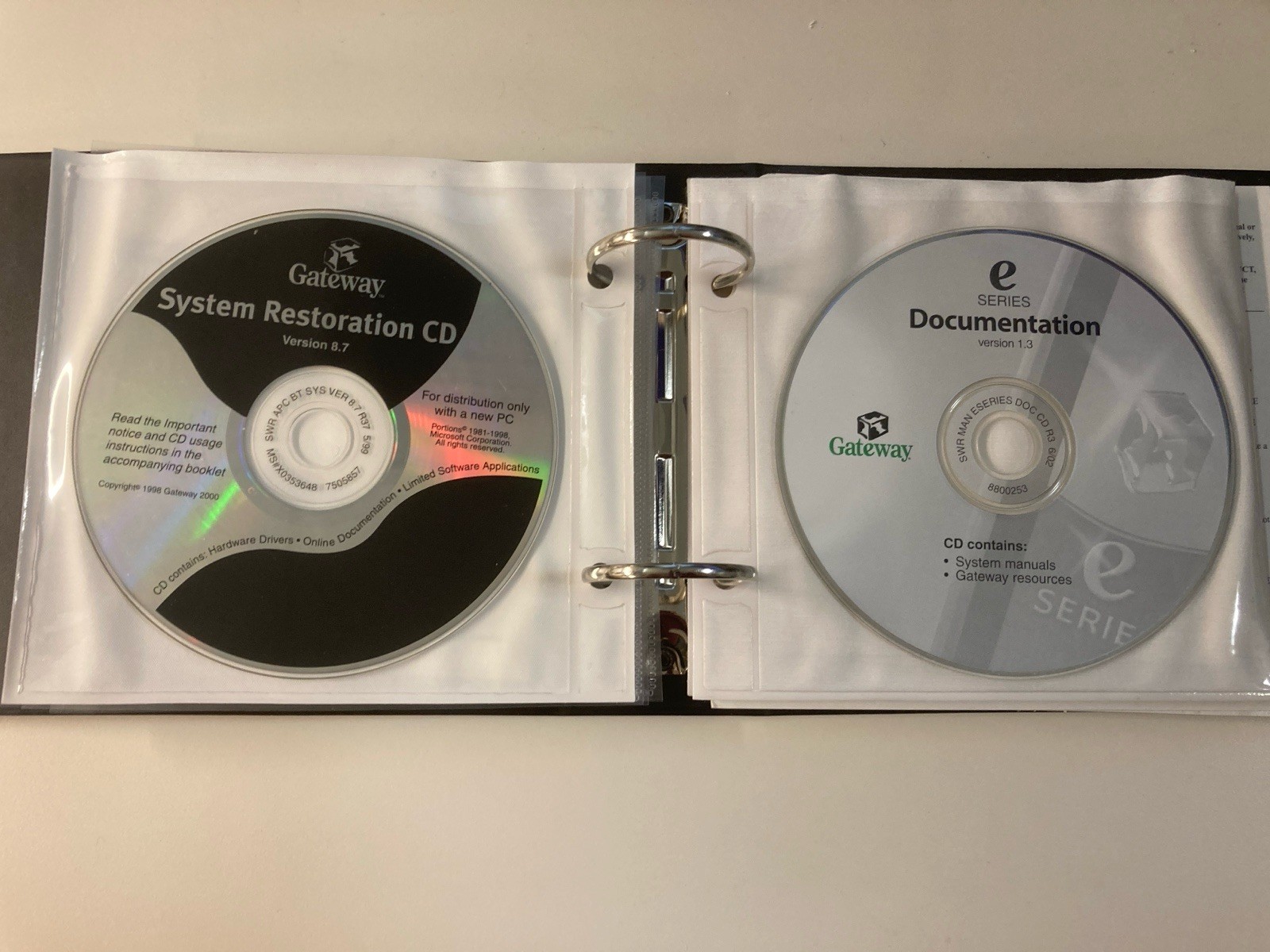 Lot: Vintage 12-disk binder of Gateway Applications, Drivers, Documentation, etc