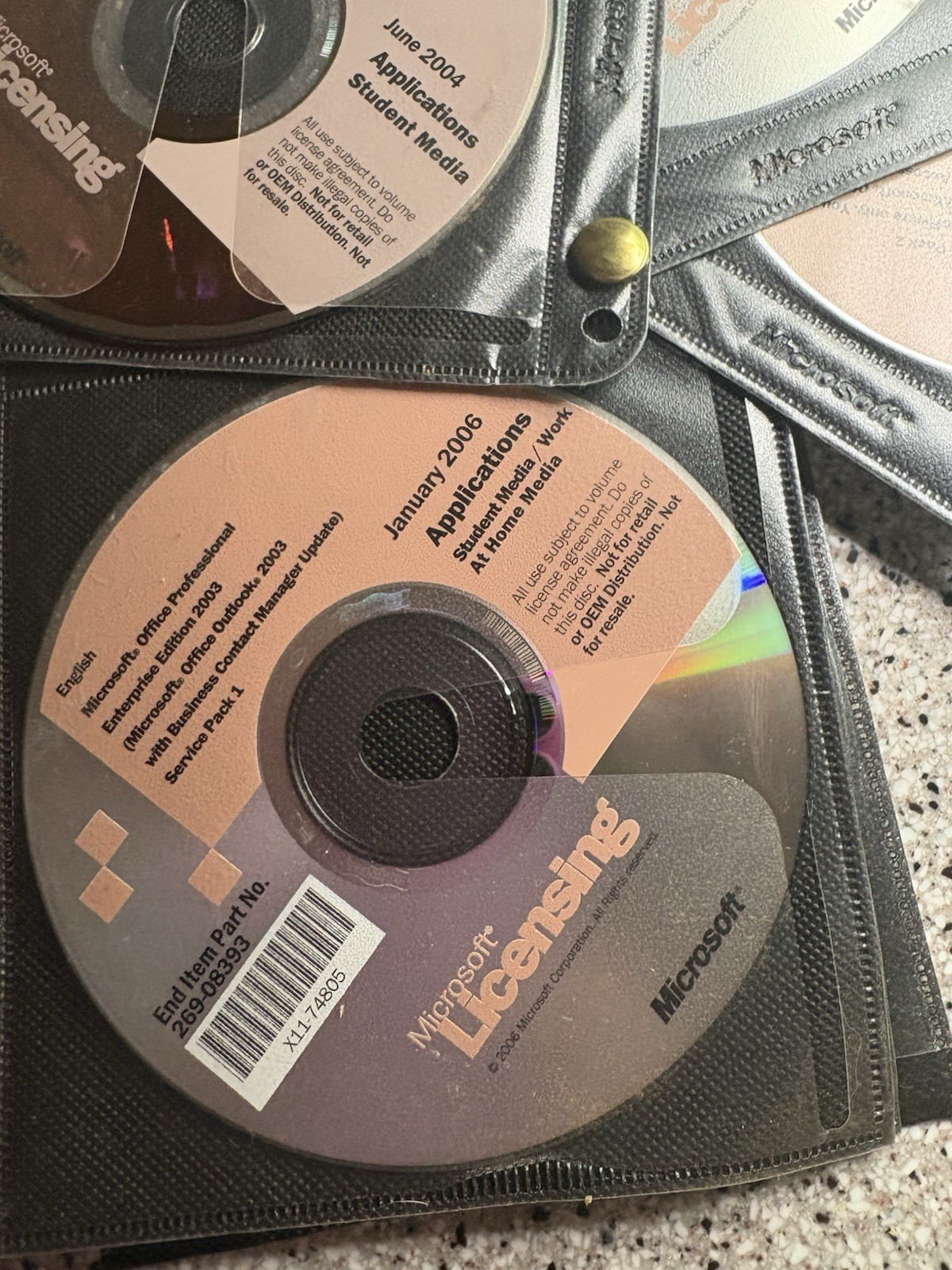 Microsoft Cds 2004 Office Outlook . 6 Cds