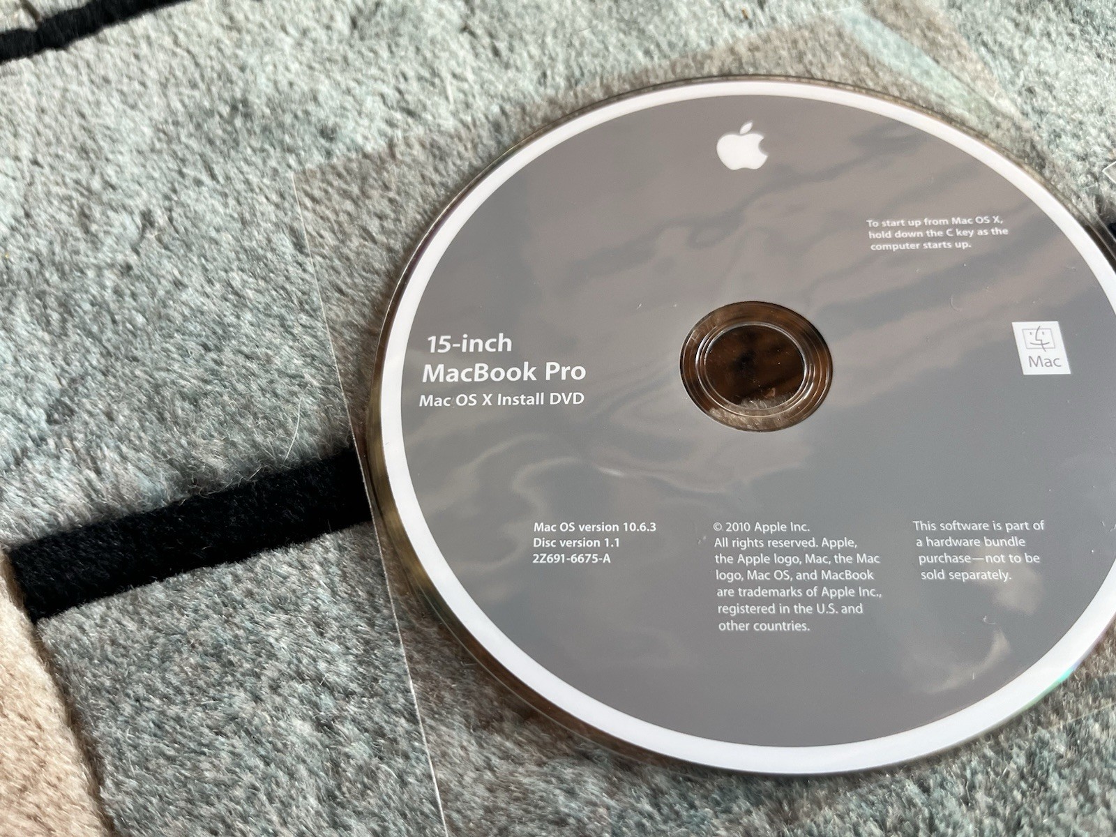 Apple MacBook Pro 13-inch OS X 10.6.3 Install & Applications DVDs 2010