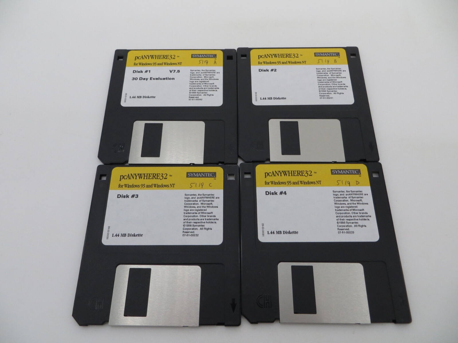 pcANYWHERE32 for Windows 95 and NT 3.5″ Floppy Disks 30 Day Evaluation 4 discs