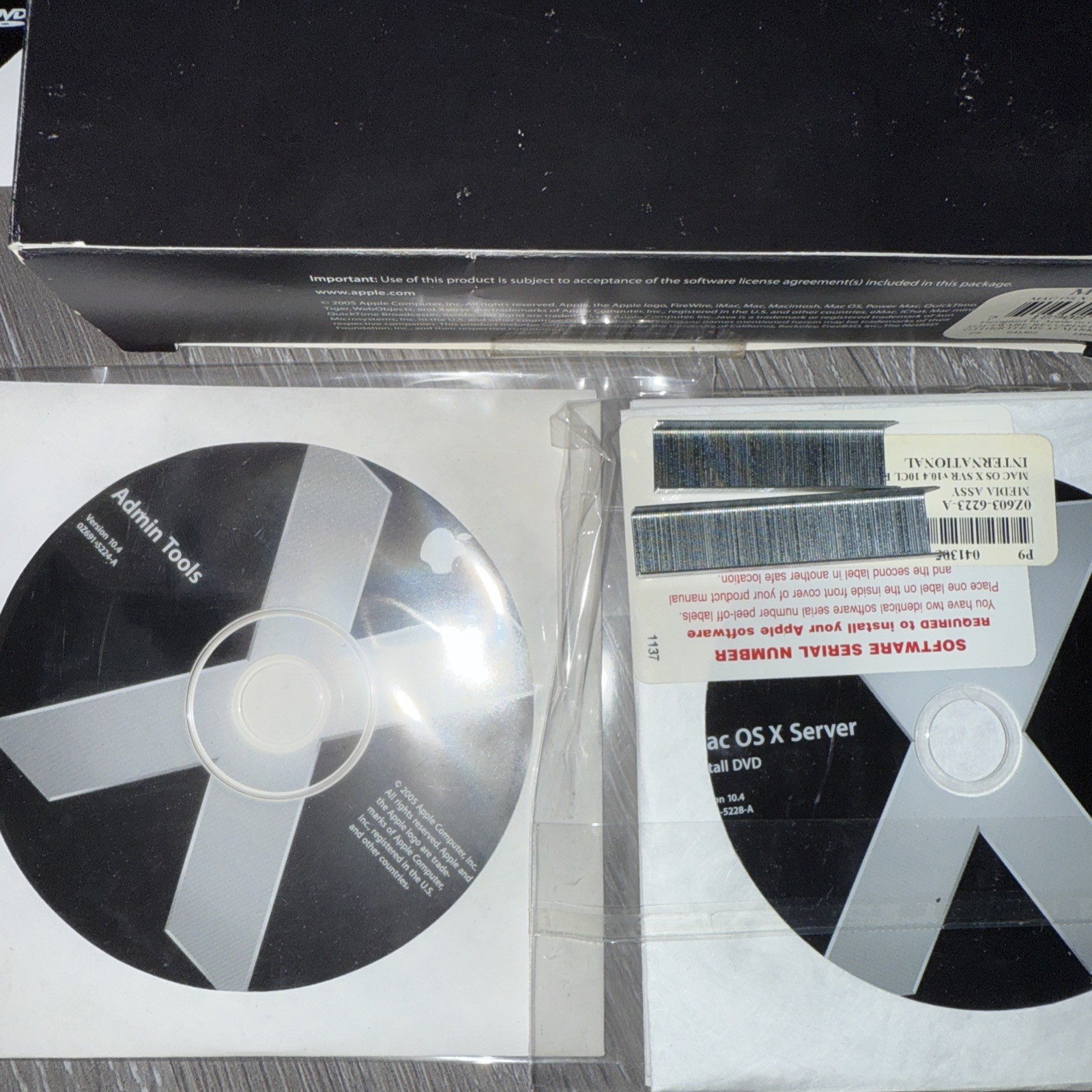 Apple Mac OS X Server 10.4 Tiger 10-Client w/2 LICENSES (M9769Z/A)