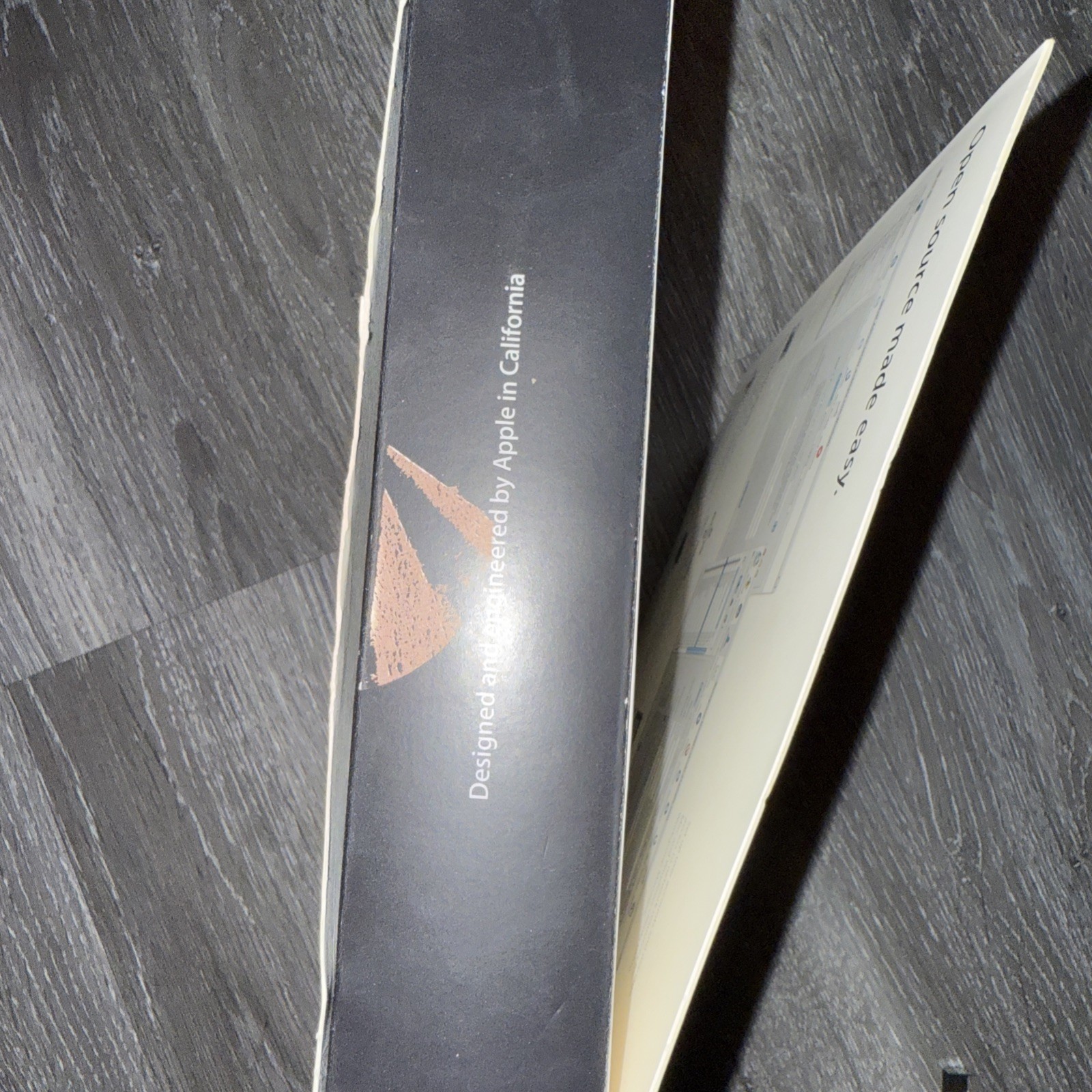 Apple Mac OS X Server 10.4 Tiger 10-Client w/2 LICENSES (M9769Z/A)