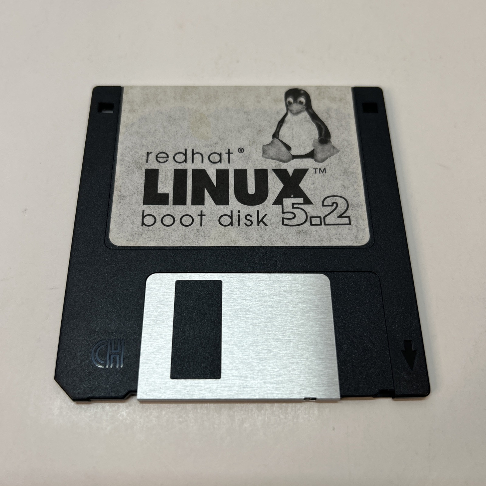 Redhat Linux 5.2 Operating System CD Set + Boot Disk
