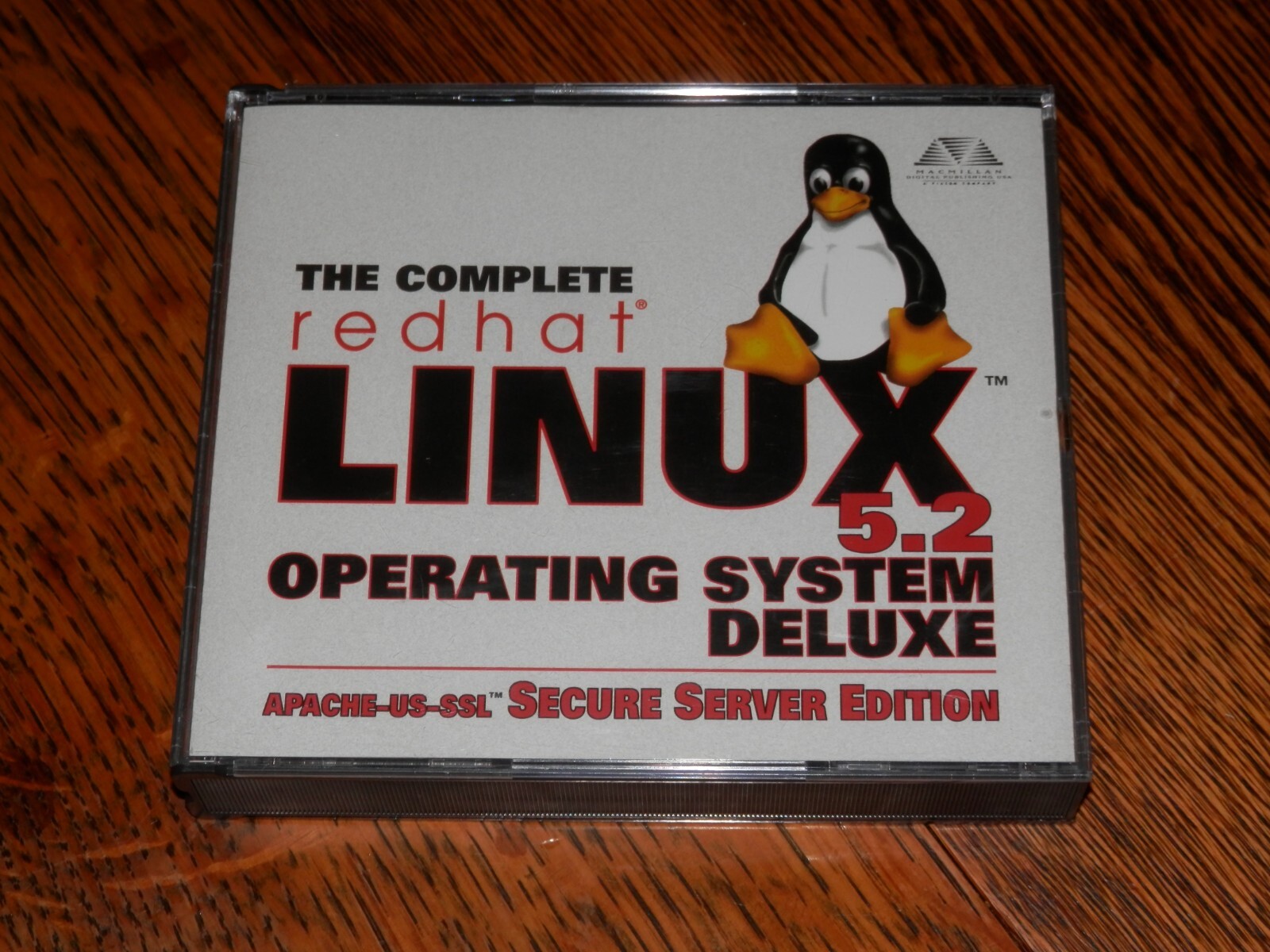 Redhat Linux 5.2 Operating System Deluxe 90s Rare – (4) CDs