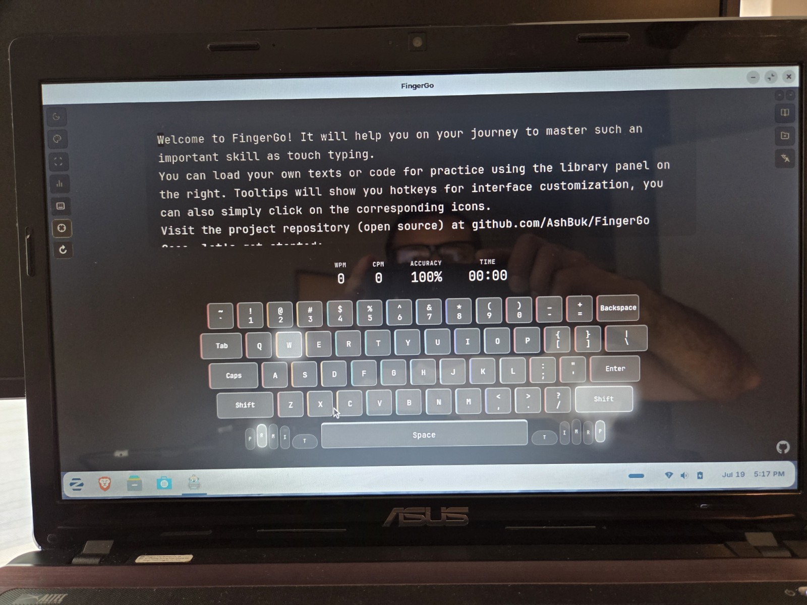 Linux Zorin OS 18.1 Education, 64-bit, Bootable USB SSD 120GB w Persistence