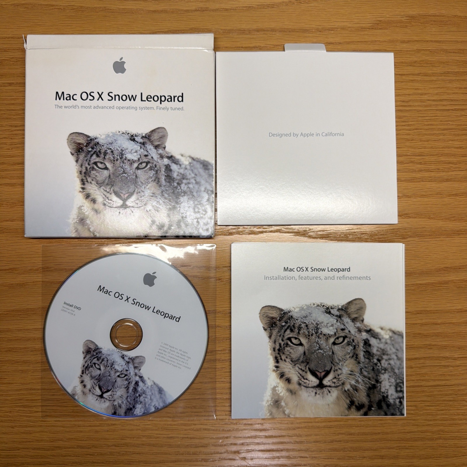 Apple Mac OS X Version 10.6 Snow Leopard with box and paperwork