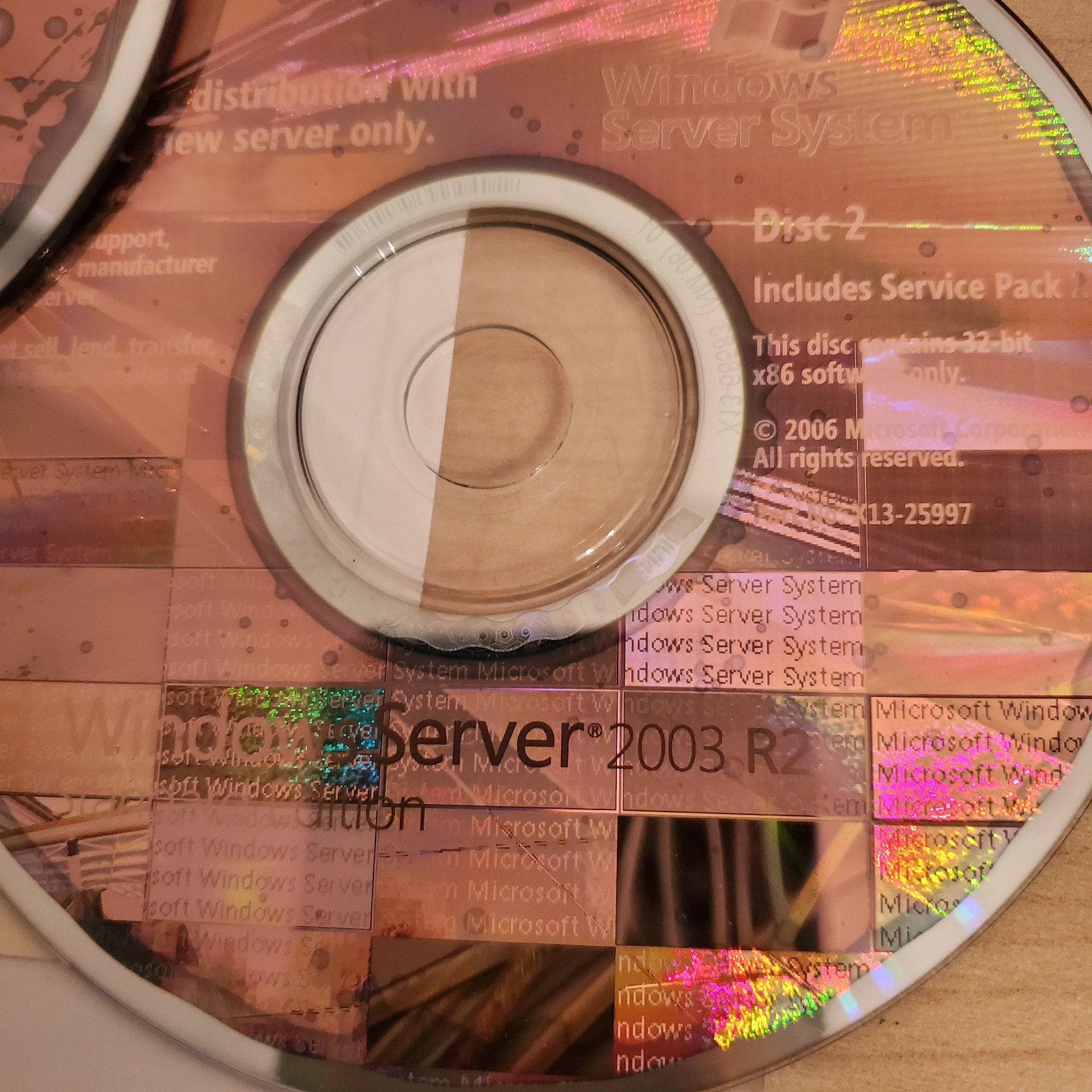 Microsoft Windows Server 2003 R2 OEM Software 2CD SET & Key & 5 CLIENT LICENSE