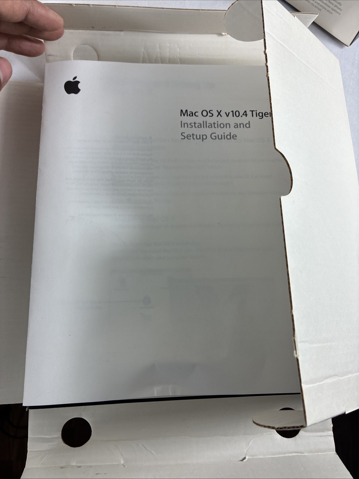 Boxed Apple Mac OS X 10.4 Tiger (M9639Z/A)