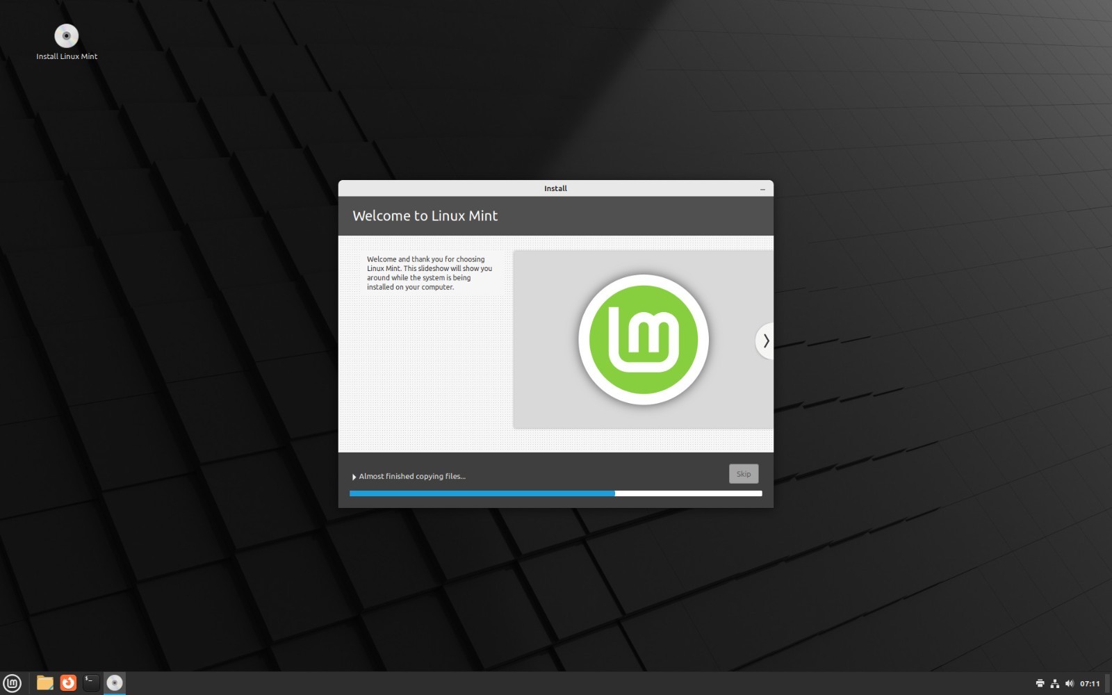 Linux Mint 22.2 “Zara” MATE 64‑Bit Bootable Live/Installer DVD – UEFI & BIOS