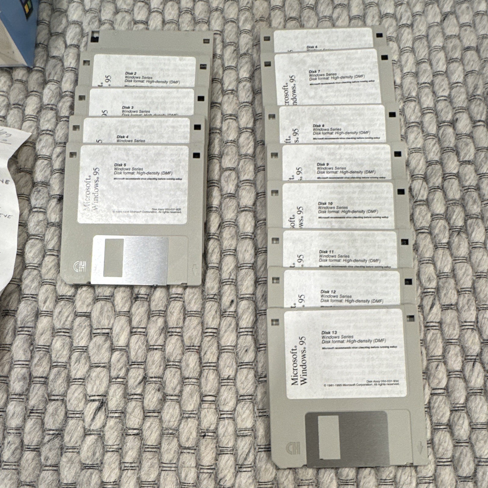 Microsoft Windows 95 Upgrade Operating System 3.5″ Floppy Disk Set English