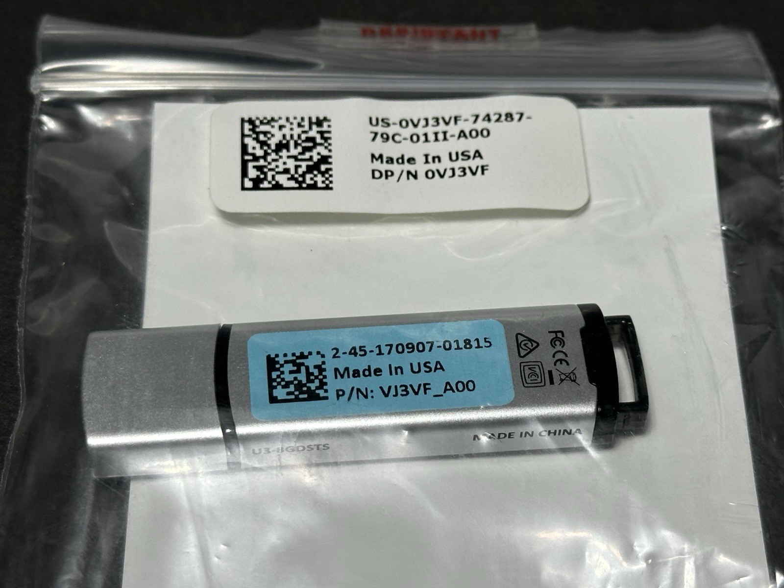 Dell Mentor Media Windows 10 Recovery Media USB Part VJ3VF_A00 – Silver 8GB