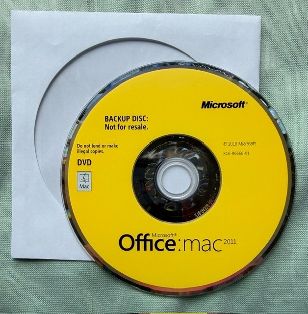Microsoft Office Mac 2004 Student and Teacher Edition, Disc and Case, Booklet
