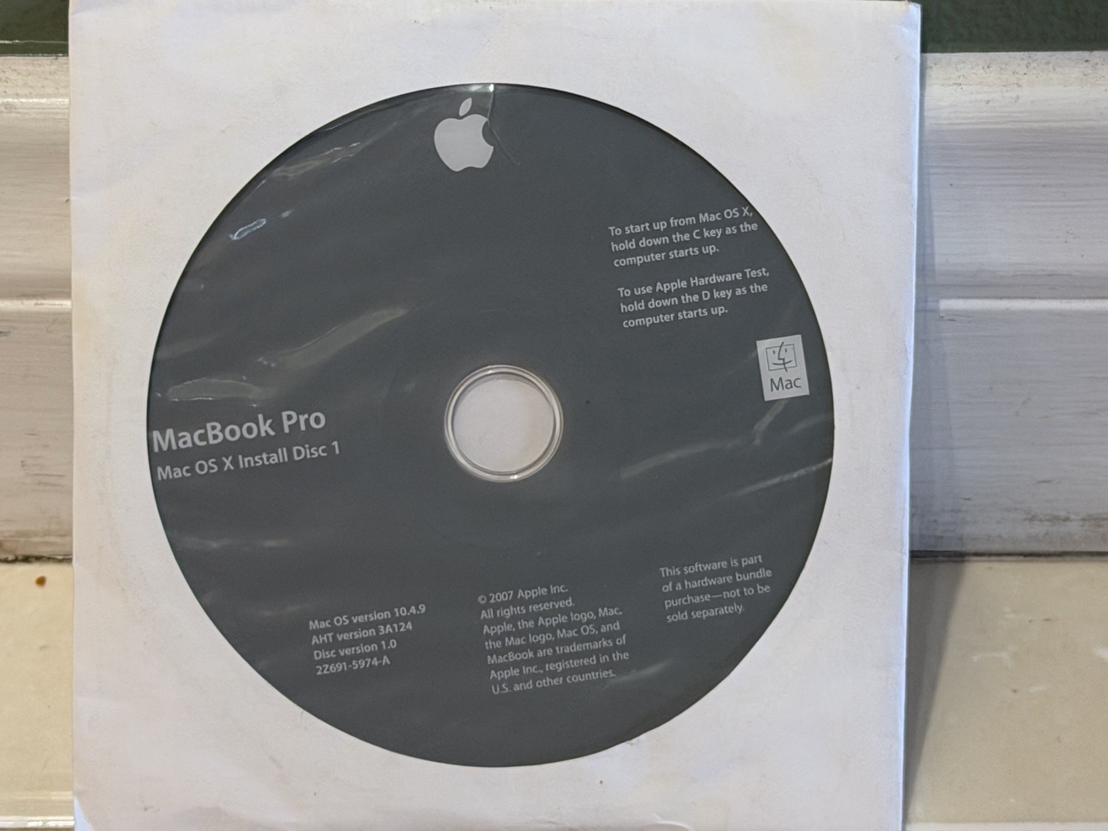 Apple MacBook Pro Mac OS X Install Disc 1 & 2 Set 10.4.6