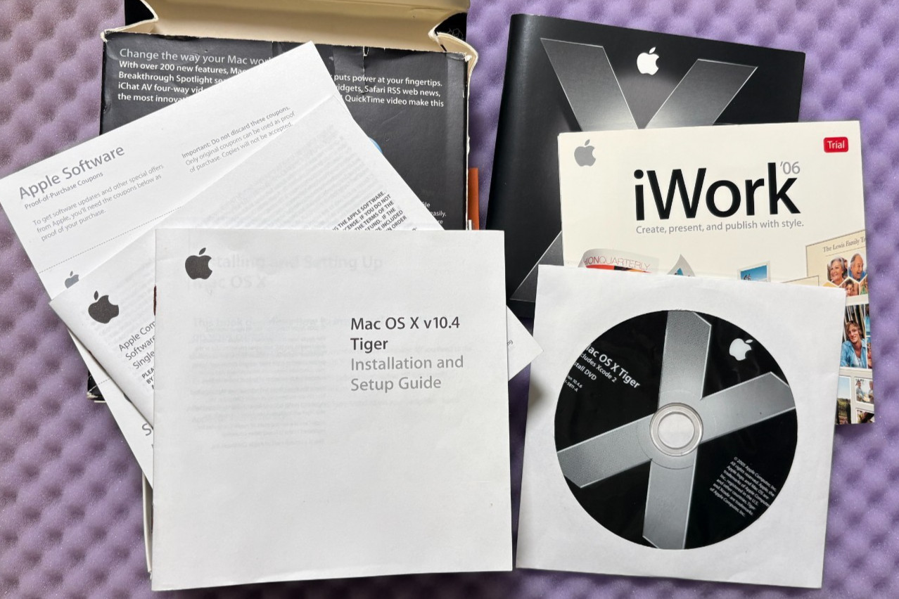 Mac OS X Tiger version 10.4 Retail Package