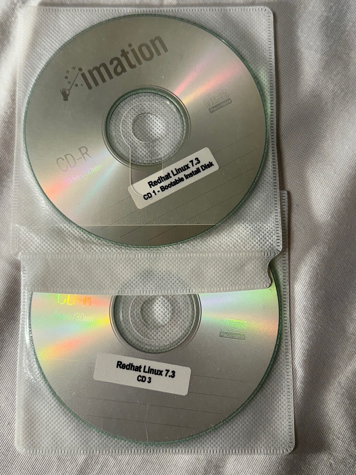 LOT of Three Linux OS – Redhat Linux 7.3 – Mandrake 10.0 – SuSE Linux 9.0 – CDR