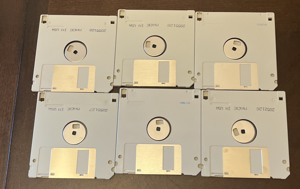 Microsoft Windows 3.1 On 6 3.5″ Floppy Disks With User’s Guide Manual